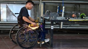 Taller mecánico de personas con discapacidades