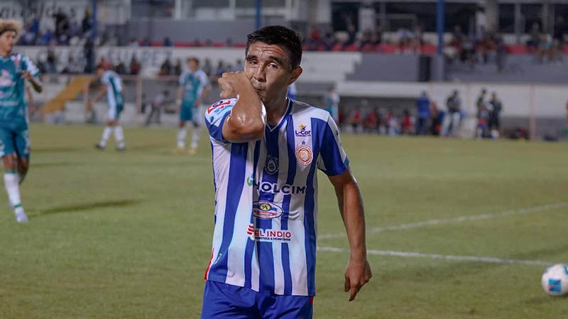 Julio Amaya de Isidro Metapan celebra su gol ante CD Dragon por la fecha 6 del Clausura 2025 en el estadio Jorge Suárez Landaverde de Metapán. Foto: Cortesía Isidro Metapán