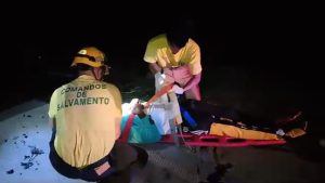 Por una grave fractura en una pierna fue atendido el joven de 24 años. Foto: Comandos de Salvamento