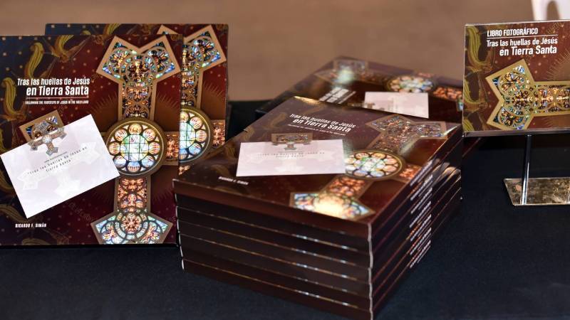 ML- Presentación del libro Jesús Tierra Santa de Ricardo Siman