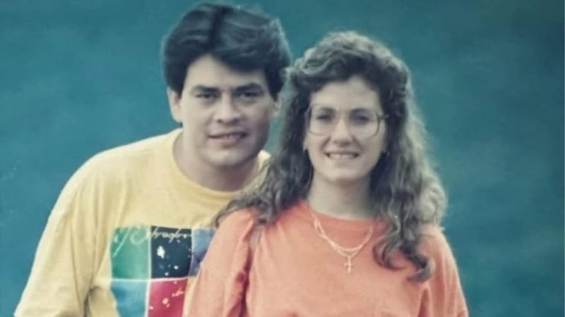 Moisés Urbina compartió nostálgicas fotos con su esposa tras 35 años de matrimonio. / 