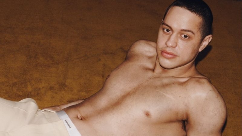 Pete Davidson sin tatuajes