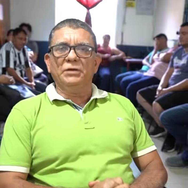 Uno de los docentes que expuso la situación, en un video grabado y subido a redes sociales. / 