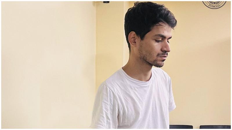 César, de 25 años, fue acusado de tres delitos incluyendo las lesiones a un agente. Foto / Cortesía Centros Judiciales