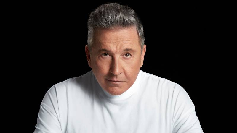 Fotografía cedida sin fecha por Hecho a Mano del cantautor venezolano de origen argentino Ricardo Montaner.  / 