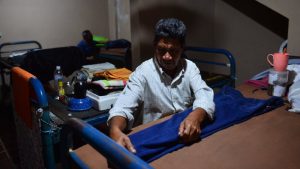 Albergue Divina Misericordia ubicado en El Barrio San Esteban, sobe la 6a Calle Oriente, en San Salvador. Este lugar da un techo donde dormir a personas sin hogar, pobres.