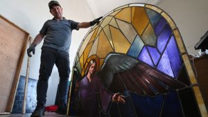 Restauración de vitrales de la iglesia María Auxiliadora 