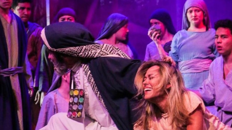 Luciana Sandoval en el musical La pasión de Cristo