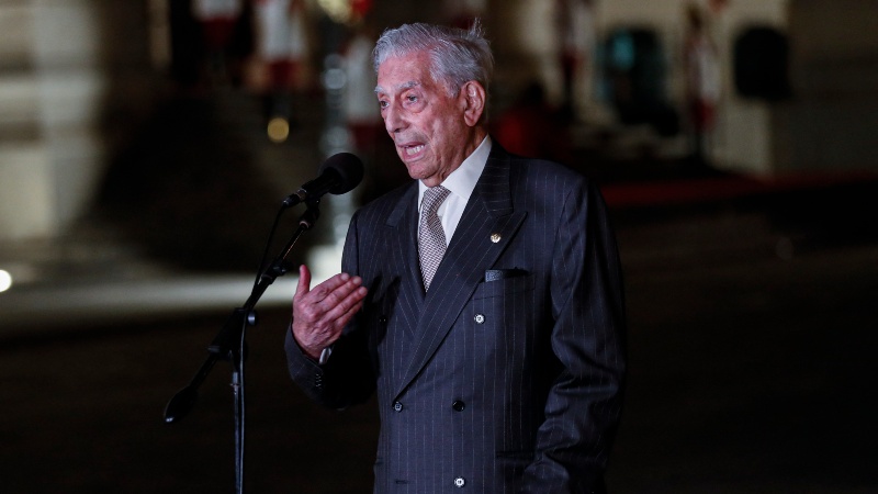 Mario Vargas Llosa celebró su cumpleaños en su natal Perú. / 