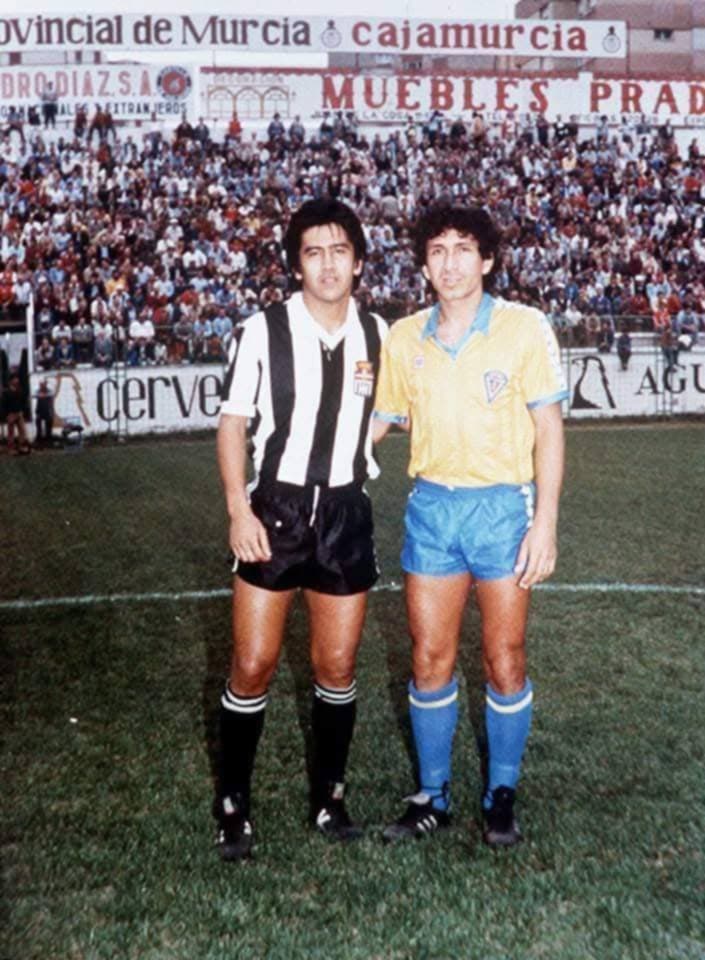 Magico Gonzalez recuerdo Pajaro Huezo legionarios 02