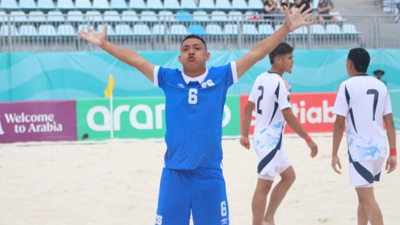 Jason Urbina, de la Selecta Playera, celebra un gol ante Costa Rica. Foto EDH/Cortesía La Selecta.