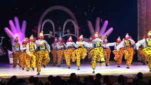 Tihany Spectacular te mantendrá pegado a tu asiento de inicio a fin.