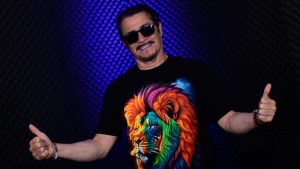 Álvaro Aguilar invita a los salvadoreños a su espectáculos de este sábado 8 de marzo.