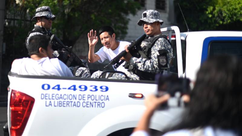 audiencia fidel zavala y comunidad floresta