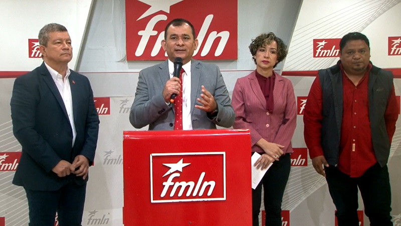 Manuel Flores, secretario general del FMLN; Cayetano Cruz, concejal de San Salvador Este; Liliana Andrade, concejal de San Salvador Centro y Milton Barahona, concejal de San Salvador Sur. Foto Cortesía