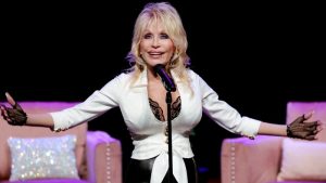 Dolly Parton informó la muerte de su esposo.