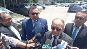 Abogados interponen habeas corpus para venezolanos deportados y encarcelados en El Salvador