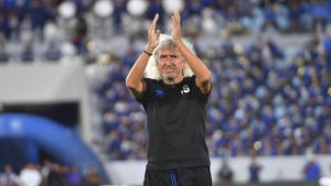 magico gonzalez homenaje pachuca 01