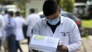 Médicos- Especialista- Extranjeros-Gobierno- Solicita