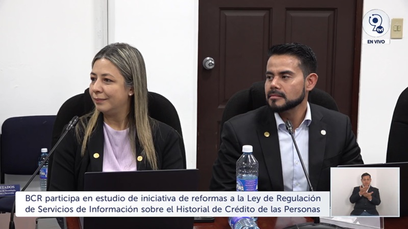 Ana Guadalupe Escobar y Daniel Deras BCR