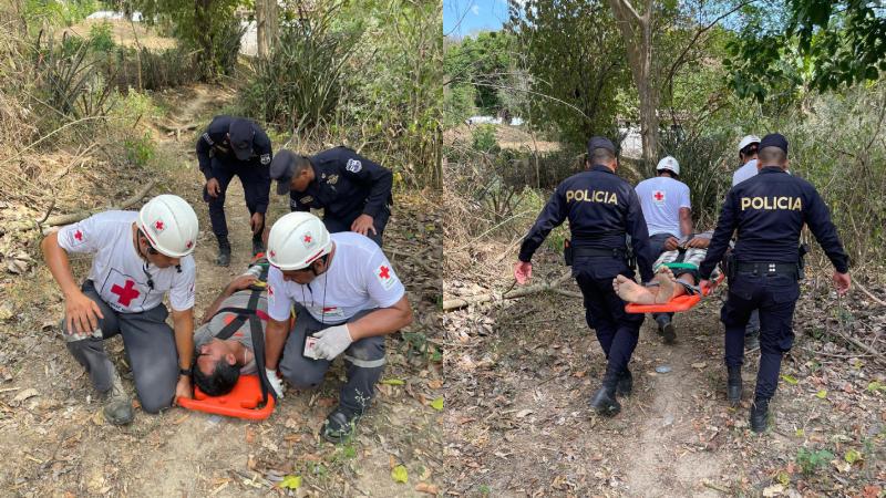 Socorristas y agentes sacaron a la víctima de la zona de difícil acceso. Foto / Cortesía Cruz Roja