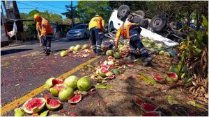Realizaron una limpieza en el sector del accidente. Foto / Protección Civil