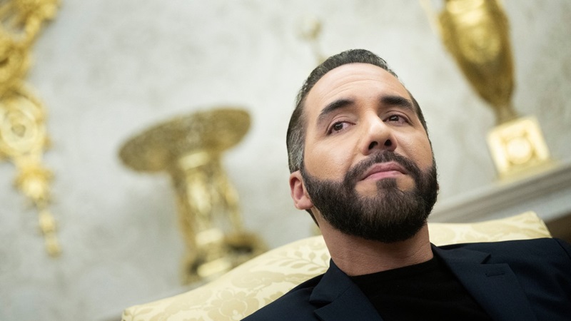El presidente salvadoreño Nayib Bukele visitó la Casa Blanca el 14 de abril de 2025, en una reunión con el presidente Donald Trump en la que selló su alianza en el tema de los deportados. Foto  AFP