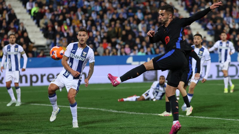 Ferran Torres remata ante Leganés. Foto EDH/AFP.