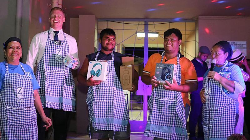 Mormón gana concurso comelón de pupusas en El Salvador