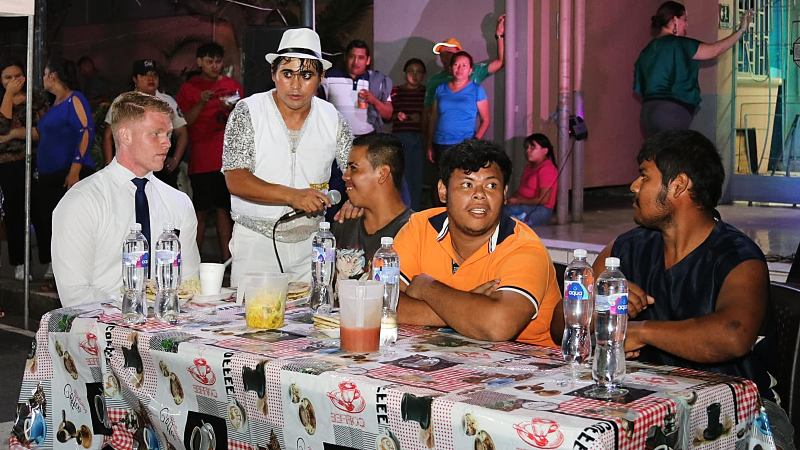 Mormón gana concurso comelón de pupusas en El Salvador