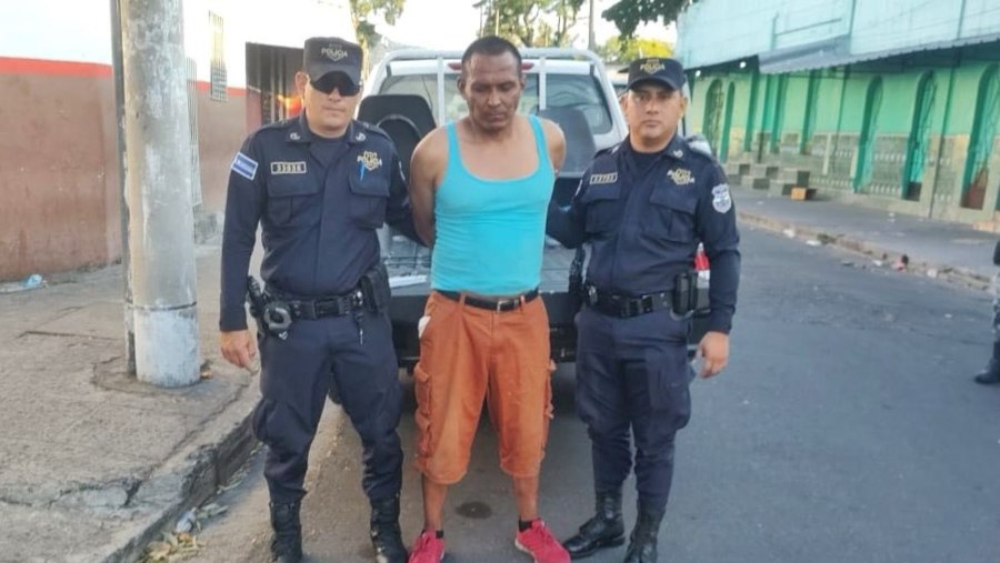Moisés Acosta Lemus fue detenido por la PNC. Foto: @PNCSV