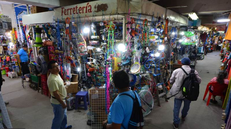 Herramientas de ferretería son uno de los productos fuertes del mercado. Foto EDH/Emerson Del Cid