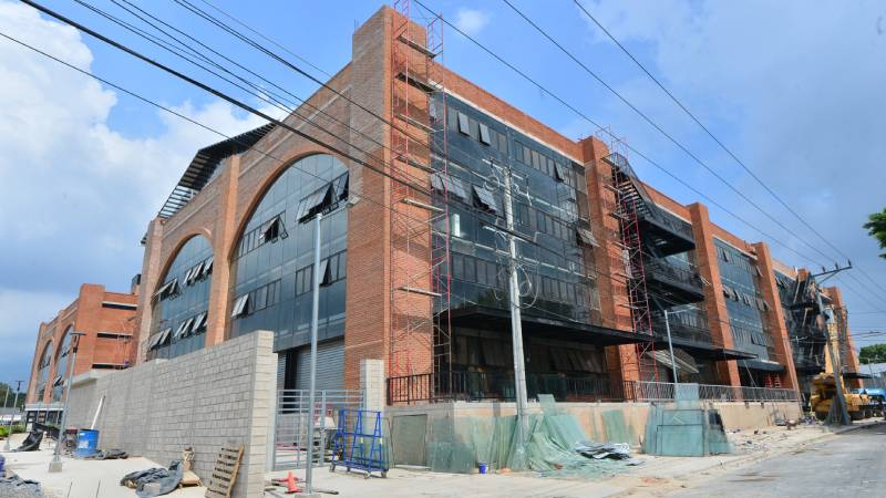 Avances de la construcción del nuevo Mercado San Miguelito. Vendedores informales, comerciantes.