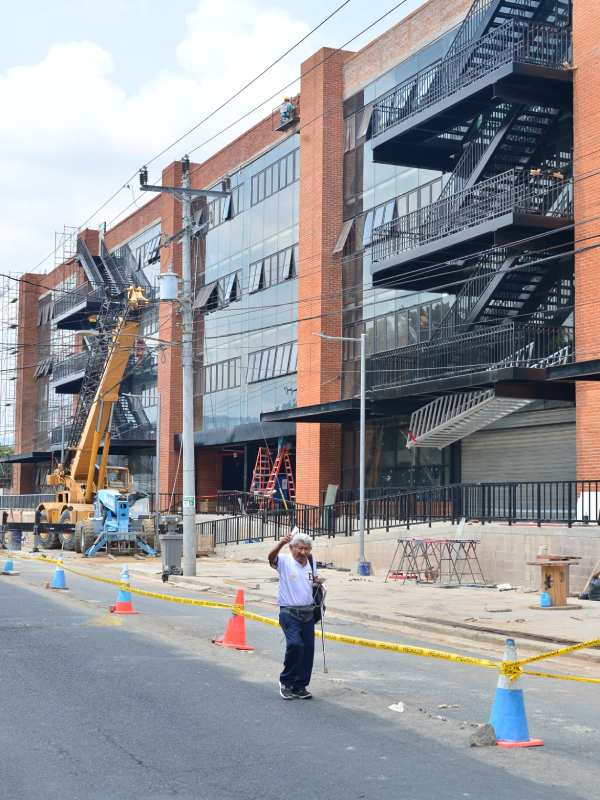 Avances de la construcción del nuevo Mercado San Miguelito. Vendedores informales, comerciantes.