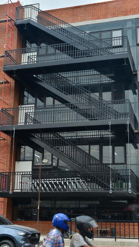 Avances de la construcción del nuevo Mercado San Miguelito. Vendedores informales, comerciantes.