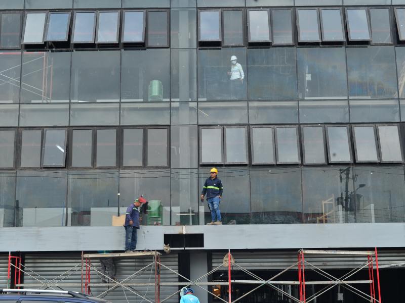 Avances de la construcción del nuevo Mercado San Miguelito. Vendedores informales, comerciantes.