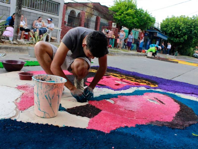 Elaboracion de alfombras de sal y aserrin