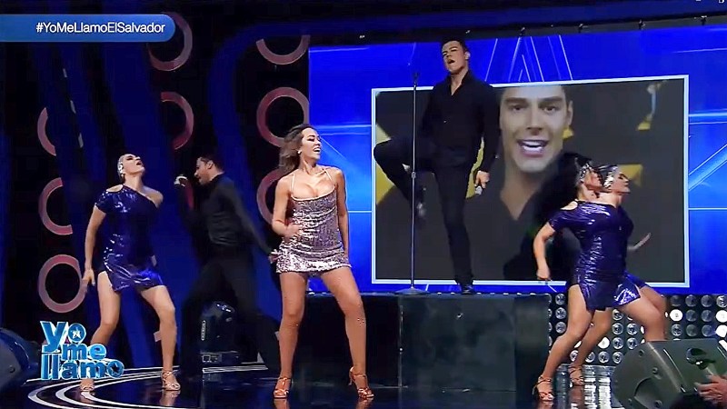 Henry Urbina imitó en su canto y baile a Ricky Martin. Lo acompaño Luciana Sandoval en el baile. / 