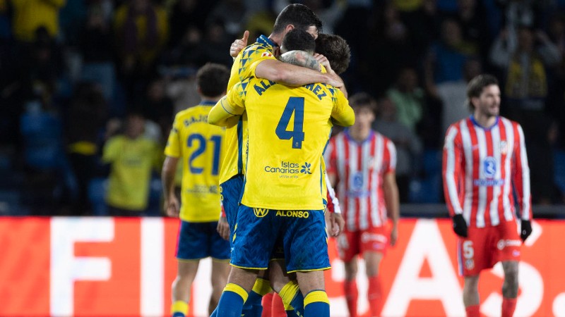 Los jugadores del UD Las Palmas celebran el triunfo ante el Atlético de Madrid. Foto EDH/EFE.