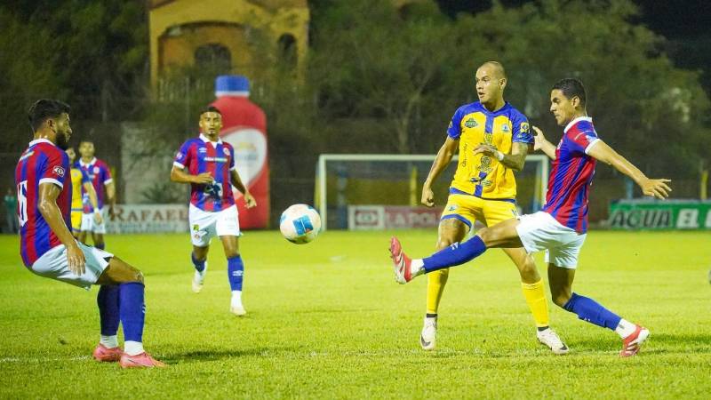 Los cucheros de Municipal Limeño empatan 0 a 0 FAS en estadio Ramón Flores Berrios en Santa Rosa de Lima. 
Foto EDH/ Cortesía Municipal Limeño / 
