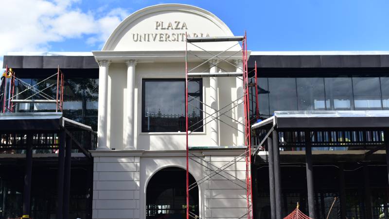 ML construcción plaza universitaria centro san salvador