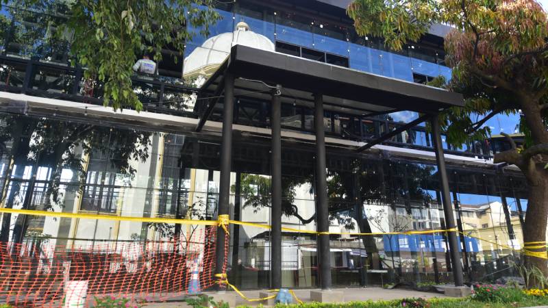 ML construcción plaza universitaria centro san salvador