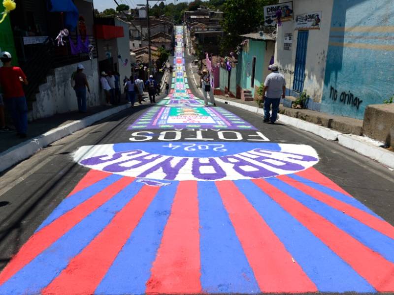 Elaboracion de alfombras de sal y aserrin