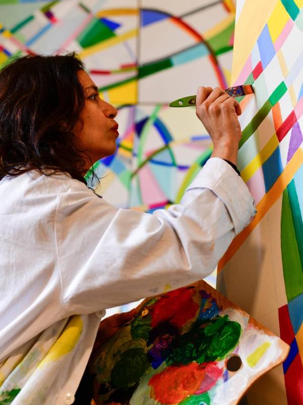 Pintora Gothy López lleva su arte a la Santa Sede