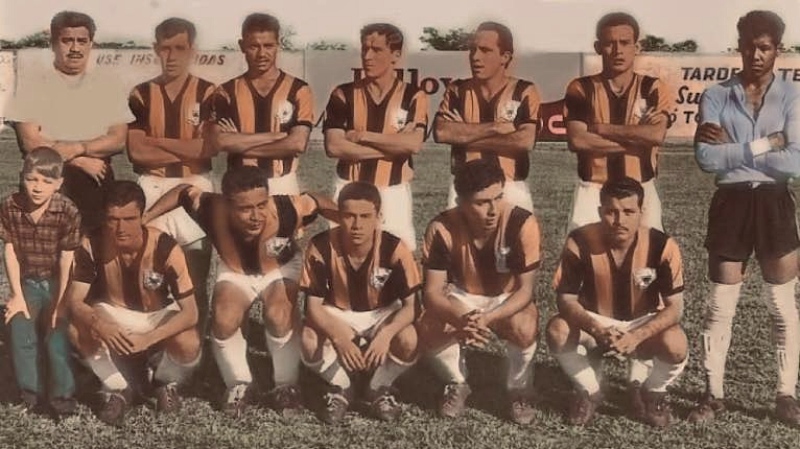 Arriba, de izquierda a derecha: Manuel Ochoa (Entrenador), Álvaro Cascante, Raúl Bonilla, René Mena, Raúl Lizano, Rodolfo Fuentes y José Andrade. Abajo, en el mismo orden: Raúl Corcio, Juan Francisco Barraza, Dolores Milla, Sergio Méndez y Juan Merlos. Foto: EDH/Cortesía