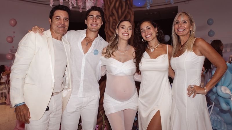 Chayanne y otras celebridades no faltaron al encuentro.