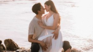 Fernanfloo y Mar Sofía se realizaron una sesión de fotos muy personalizada para la invitación a su boda.
