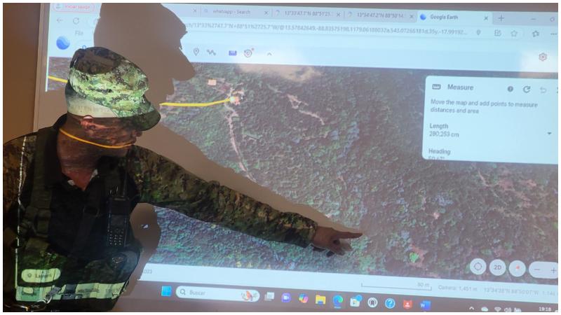 Militares y cuerpos de socorro participaron de la búsqueda. Foto / Cortesía
