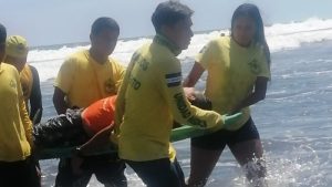 Socorristas realizaron rescate profundo a Francisco Antonio Orellana, de 54 años. Foto EDH / Cortesía Comandos de Salvamento.