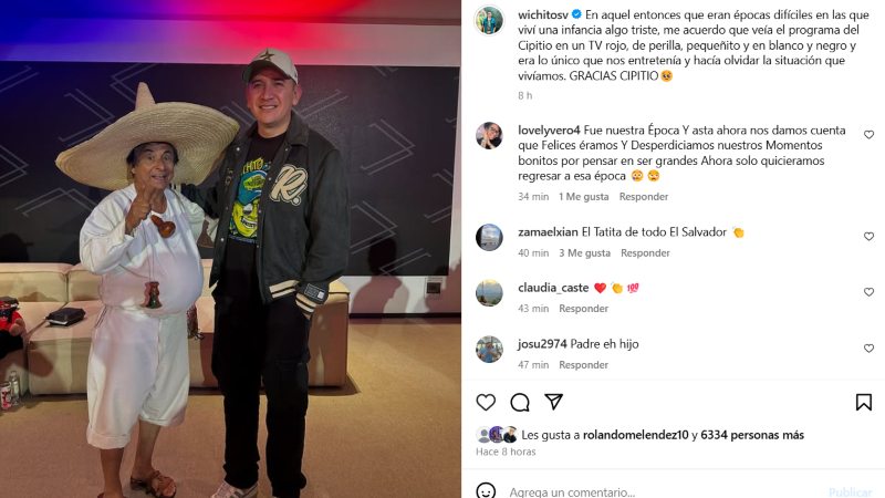 Wichito aprovechó a tomarse una foto con El Cipitío.